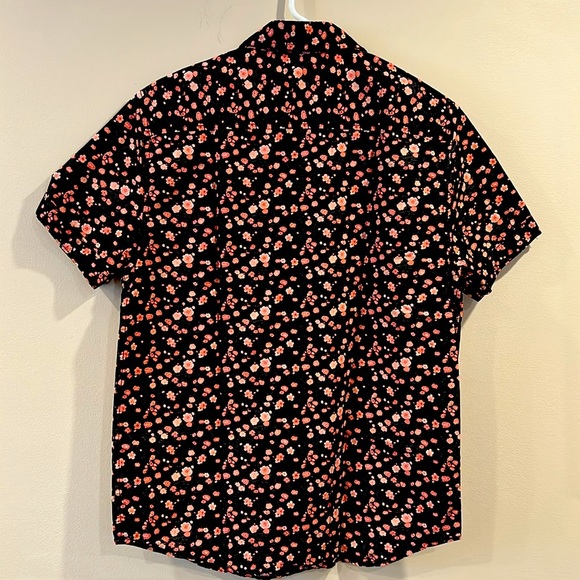 🔥Guess florar shirt 🔥 - Picture 4 of 4